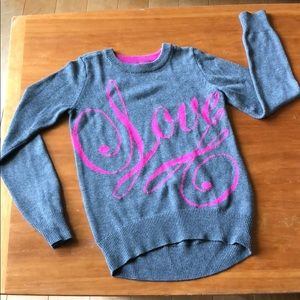 Grab this Cute Valentines Sweater 💝